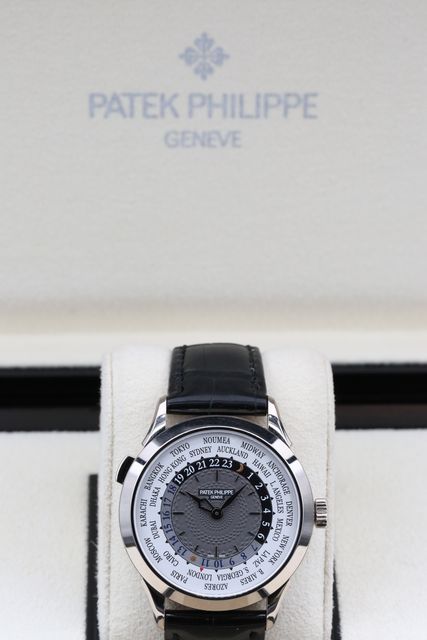 Patek Philippe World Time 5230G-001 Image 5